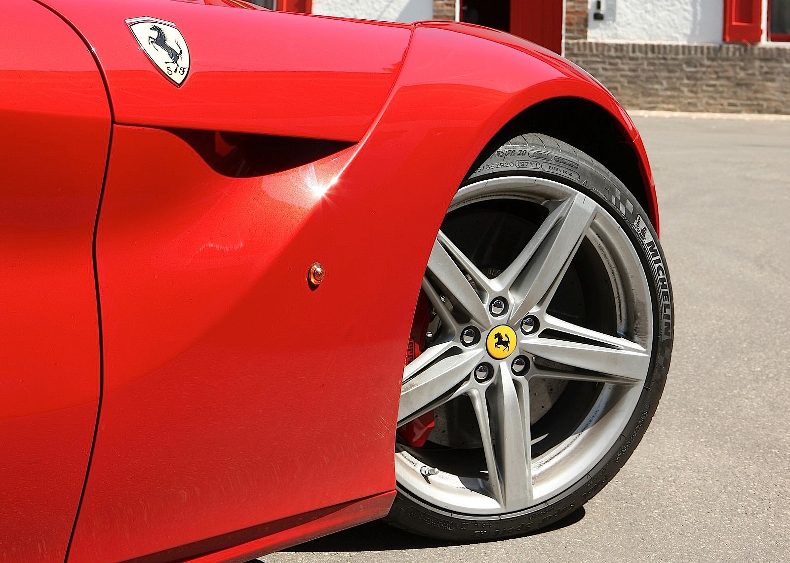 Ferrari F12 Berlinetta photo 91