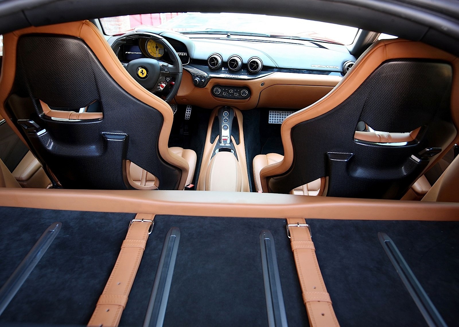 Ferrari F12 Berlinetta photo 121