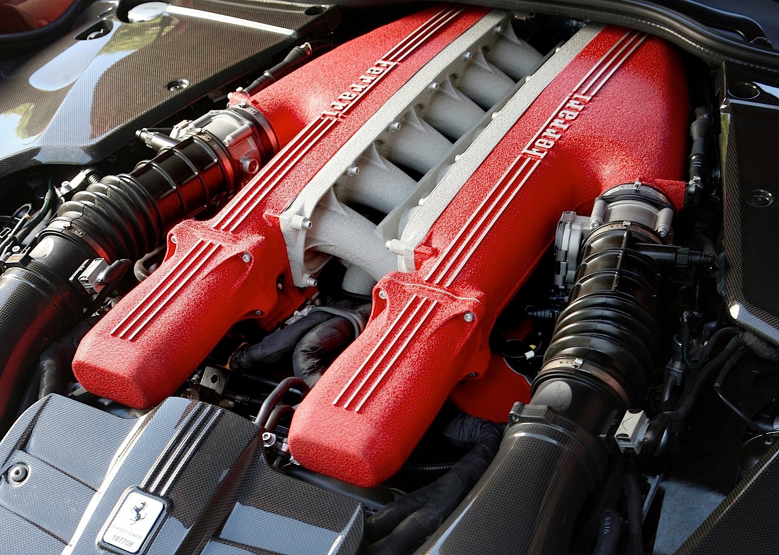 Ferrari F12 Berlinetta photo 140