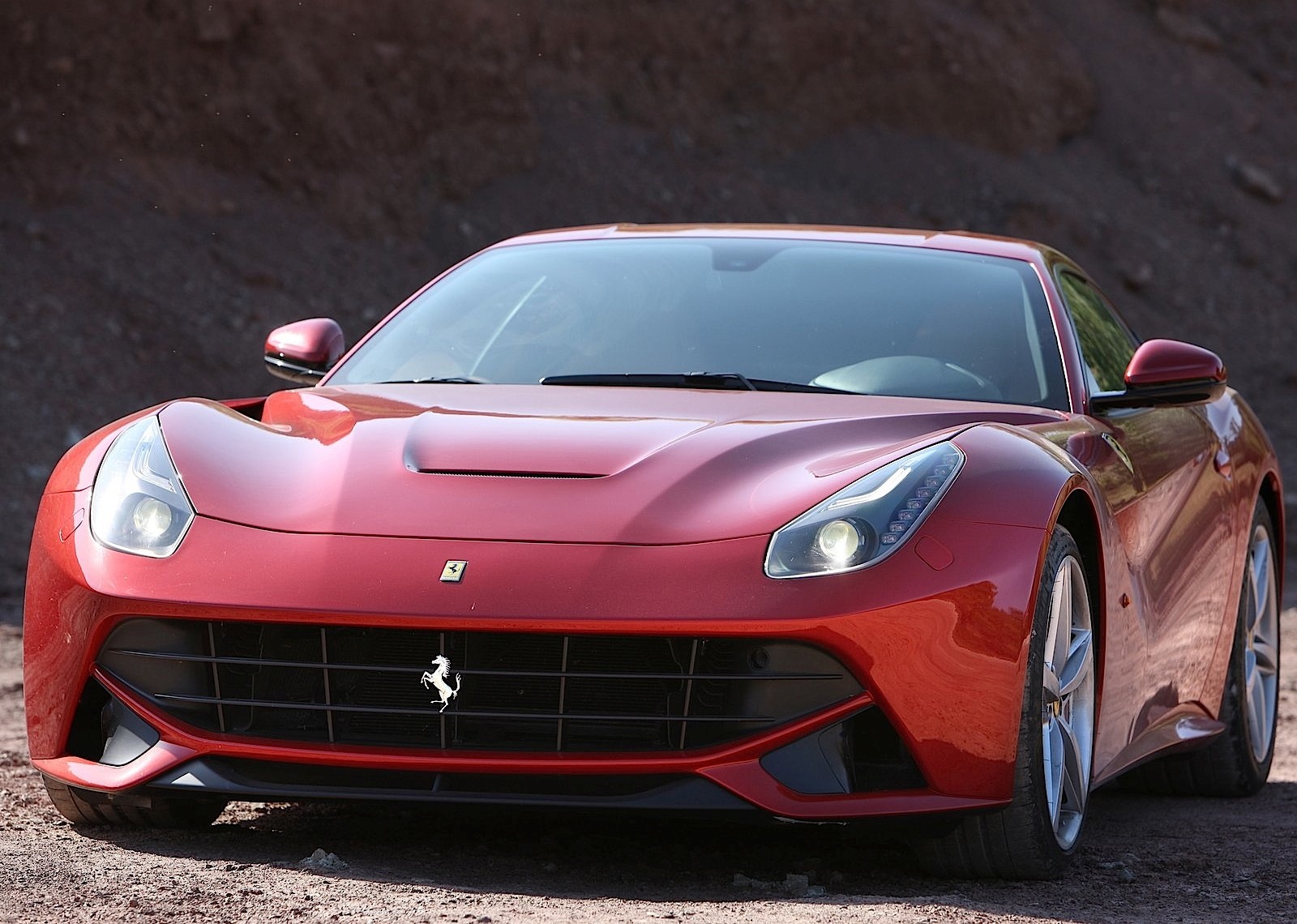 Ferrari F12 Berlinetta photo 8