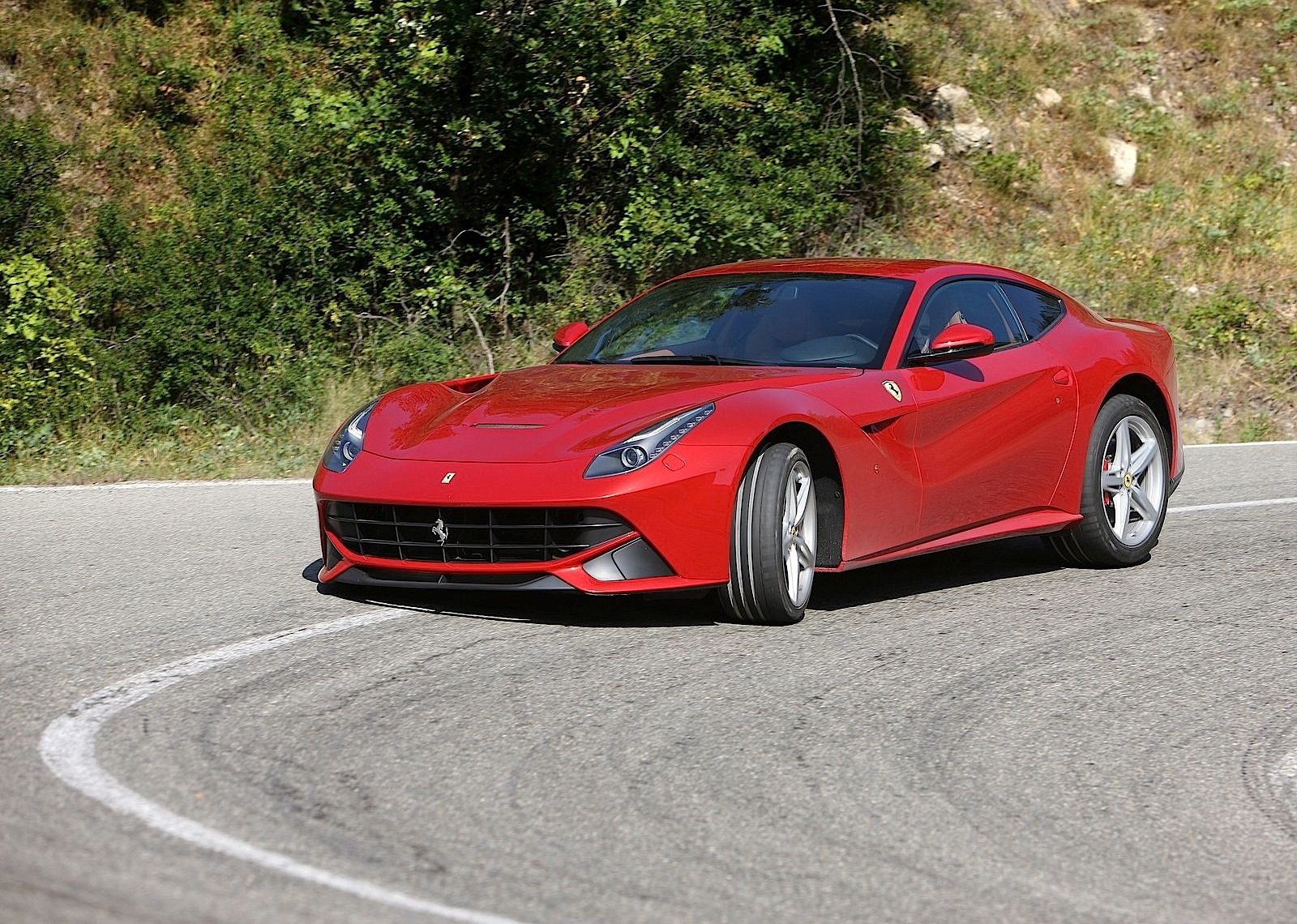 Ferrari F12 Berlinetta photo 11