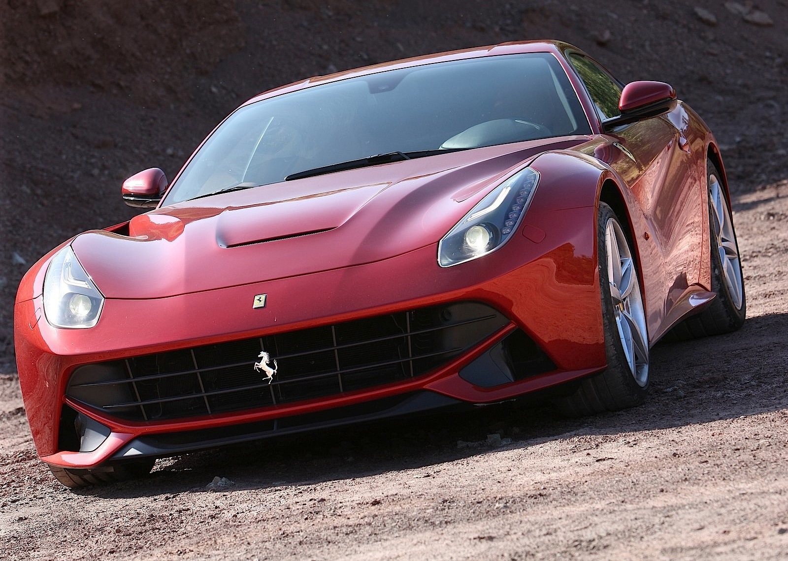 Ferrari F12 Berlinetta photo 13