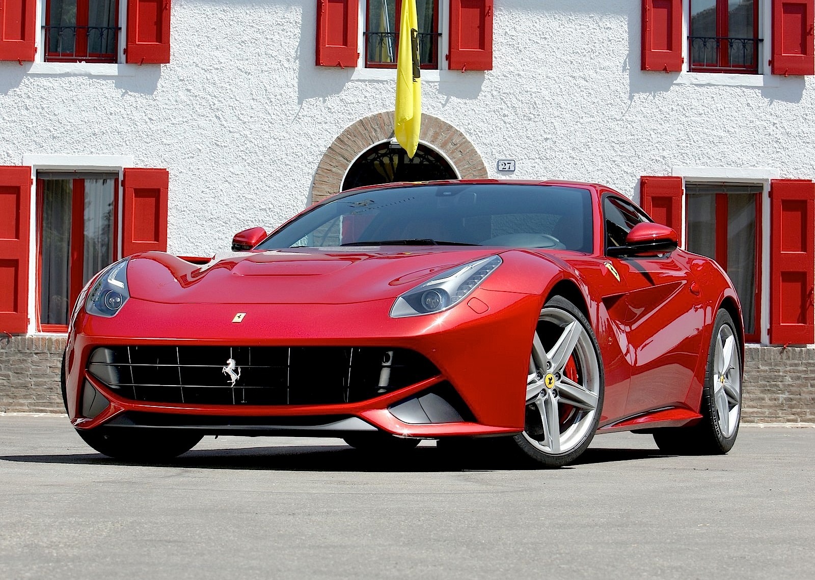 Ferrari F12 Berlinetta photo 16
