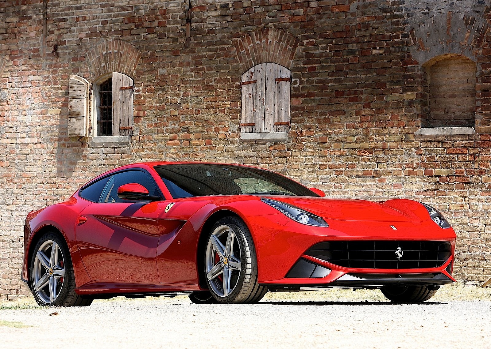 Ferrari F12 Berlinetta photo 17