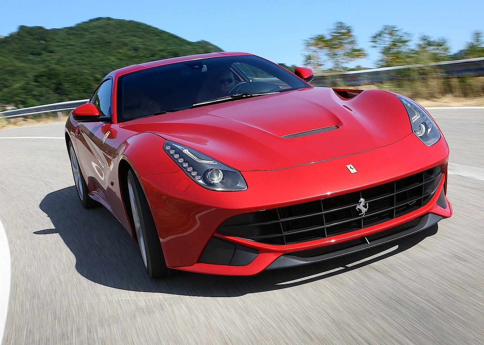 Ferrari F12 Berlinetta photo 18