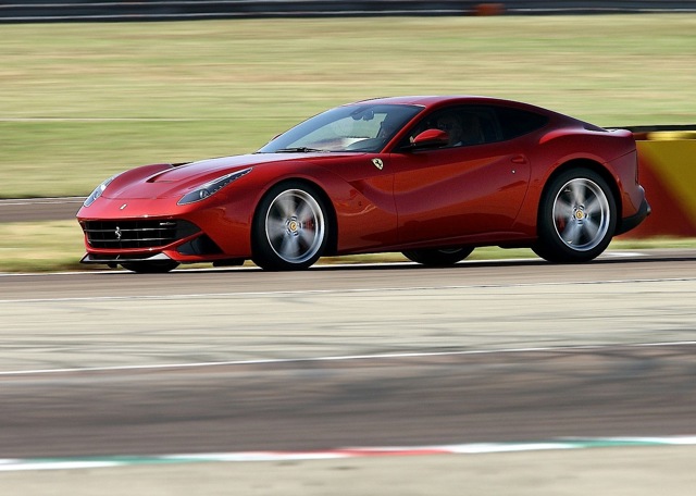 Ferrari F12 Berlinetta photo 25