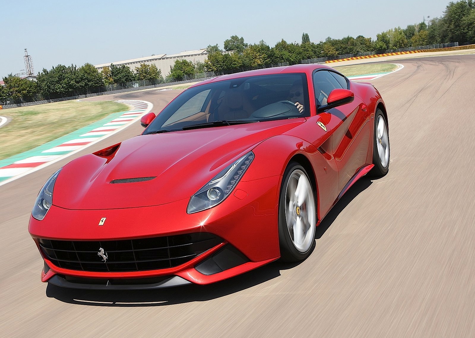 Ferrari F12 Berlinetta photo 28