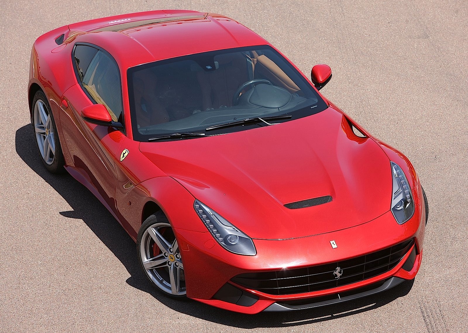 Ferrari F12 Berlinetta photo 35