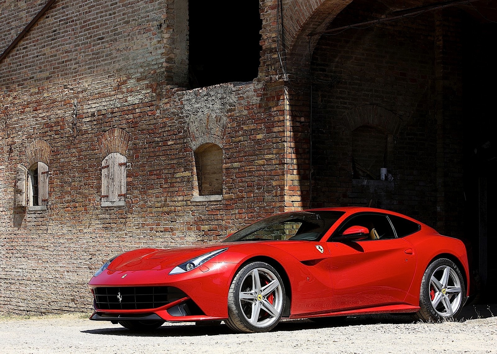 Ferrari F12 Berlinetta photo 41