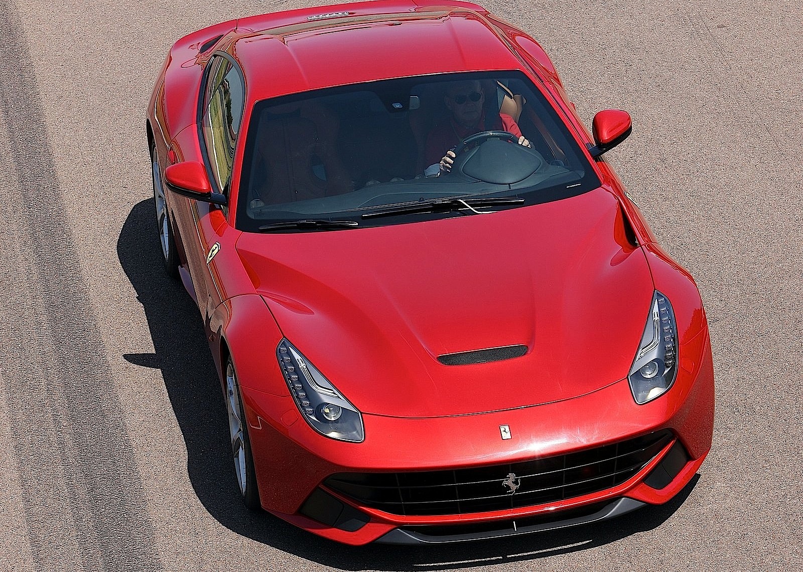Ferrari F12 Berlinetta photo 57