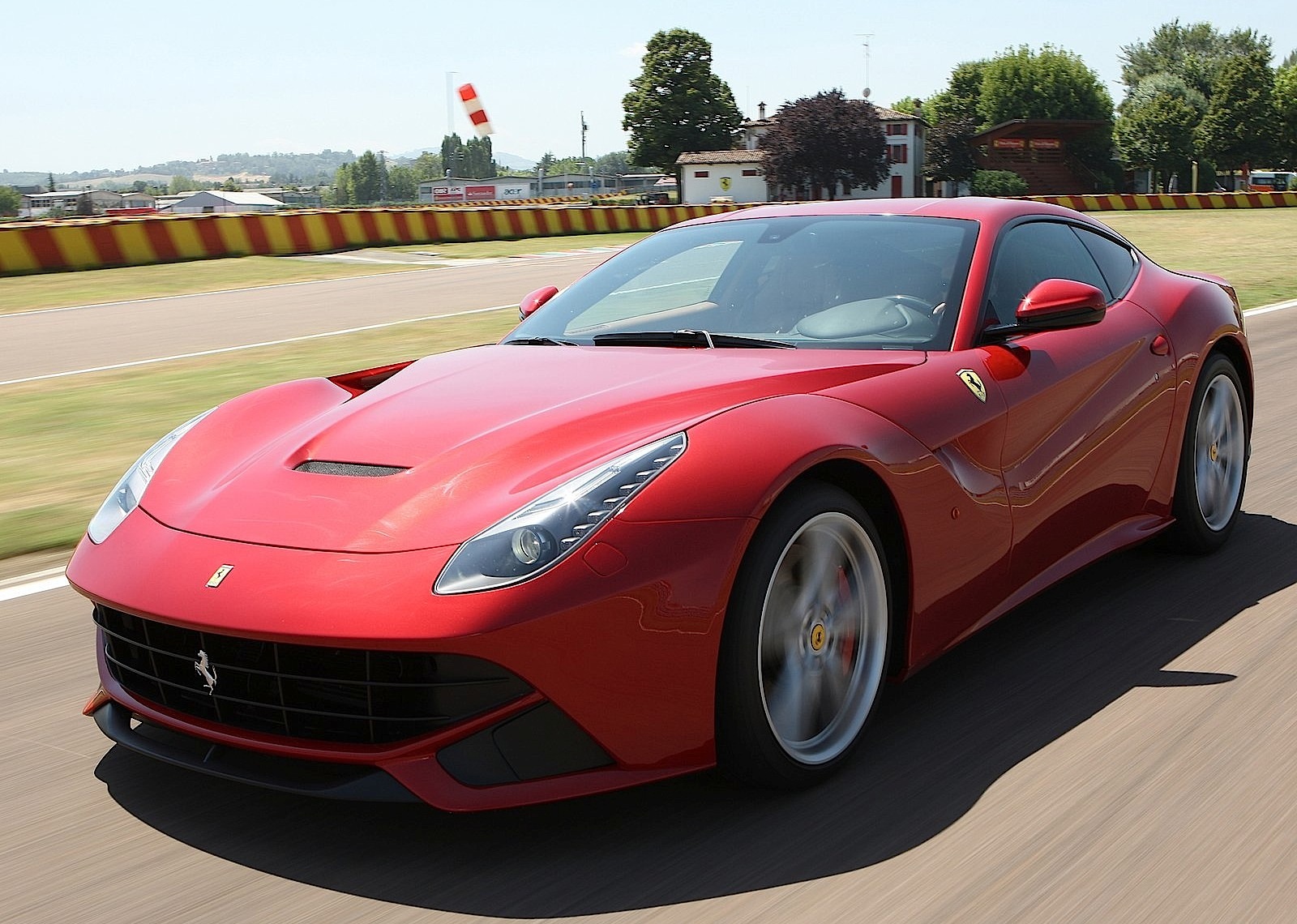 Ferrari F12 Berlinetta photo 58