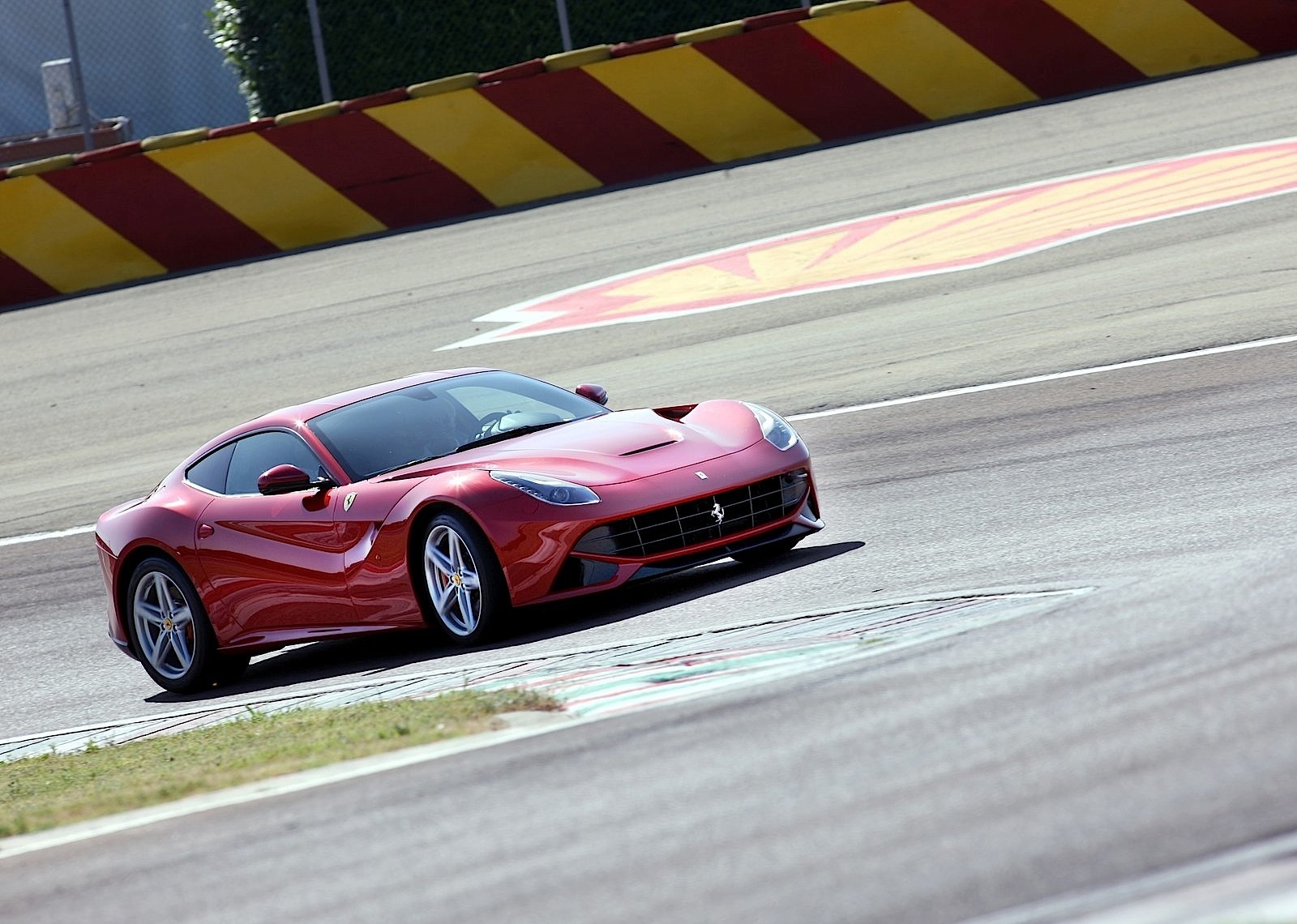 Ferrari F12 Berlinetta photo 60