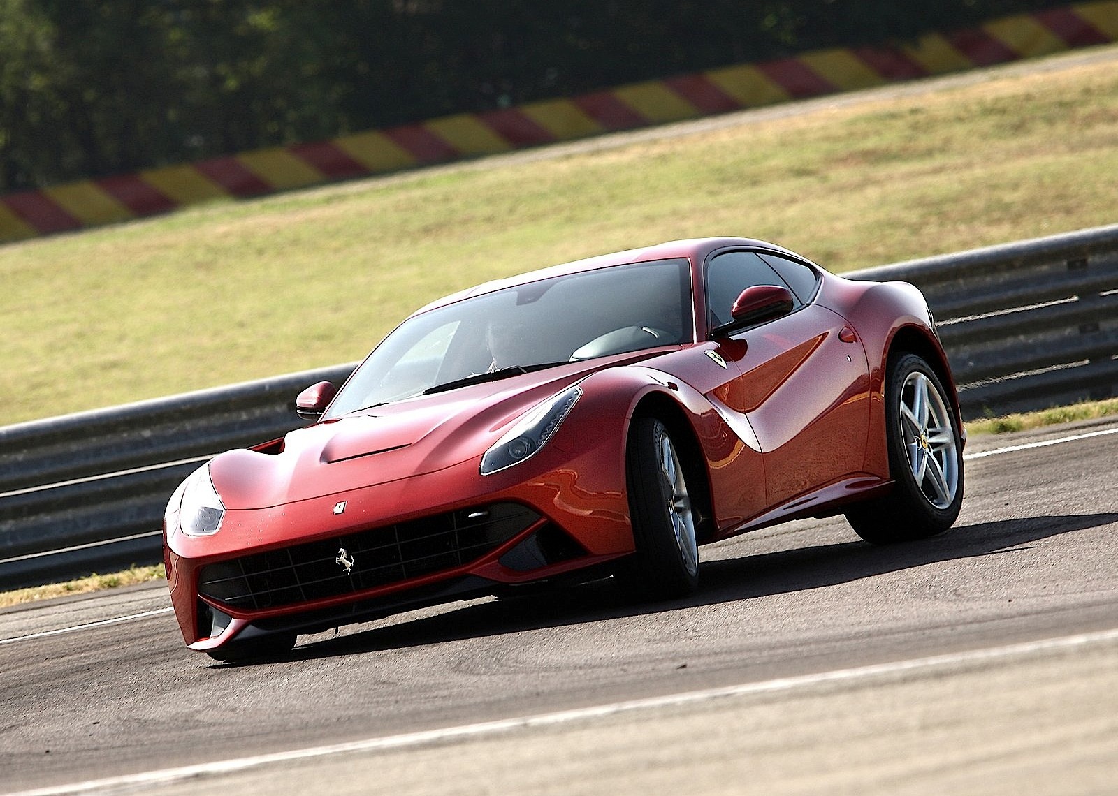 Ferrari F12 Berlinetta photo 62