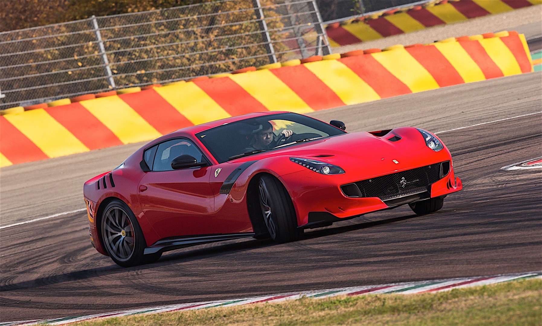 Ferrari F12tdf photo 13