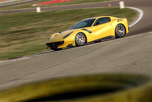 Ferrari F12tdf foto 14