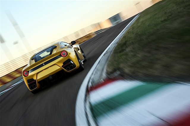Ferrari F12tdf foto 19