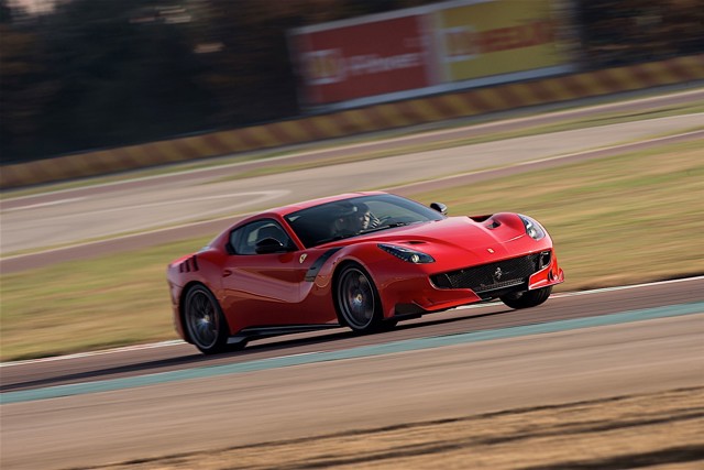 Ferrari F12tdf foto 2