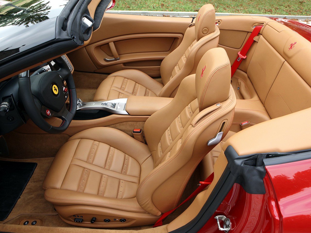 Ferrari F149 California photo 73