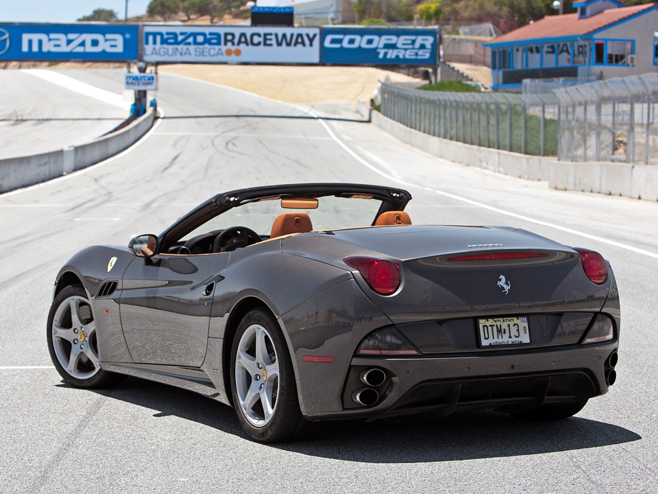 Ferrari F149 California photo 15