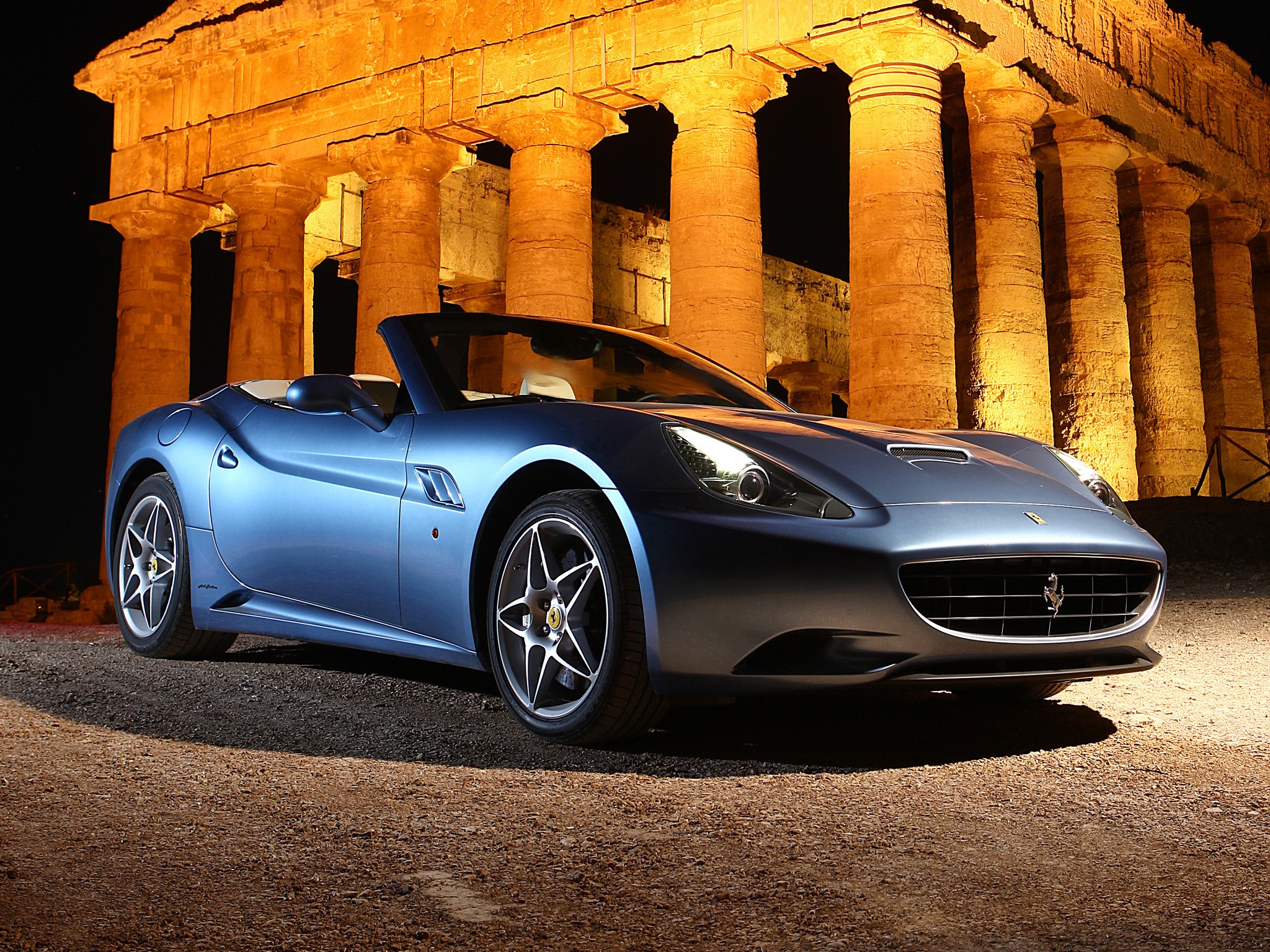 Ferrari F149 California photo 25