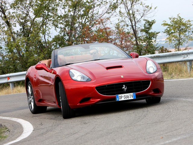 Ferrari F149 California photo 54