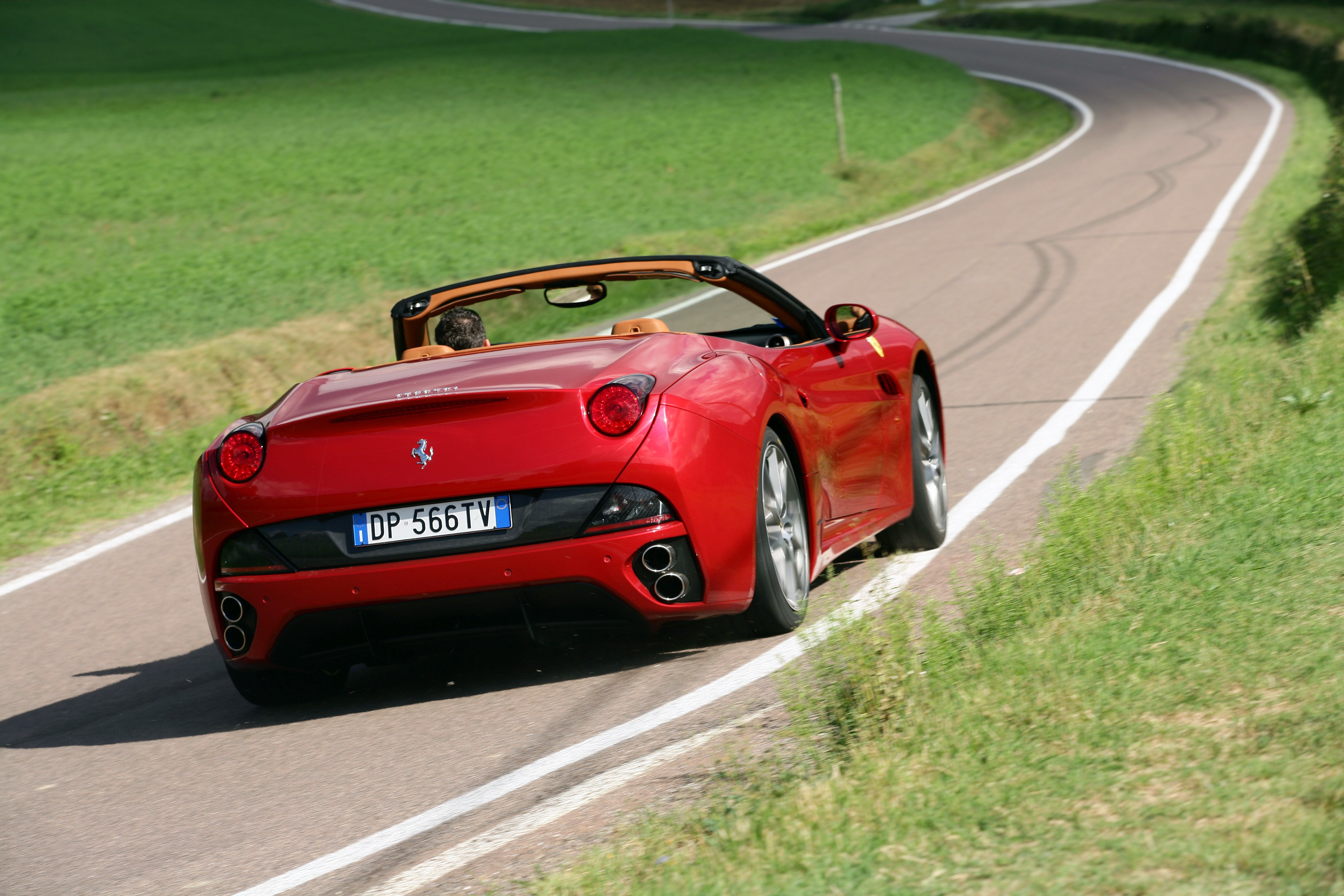 Ferrari F149 California photo 57
