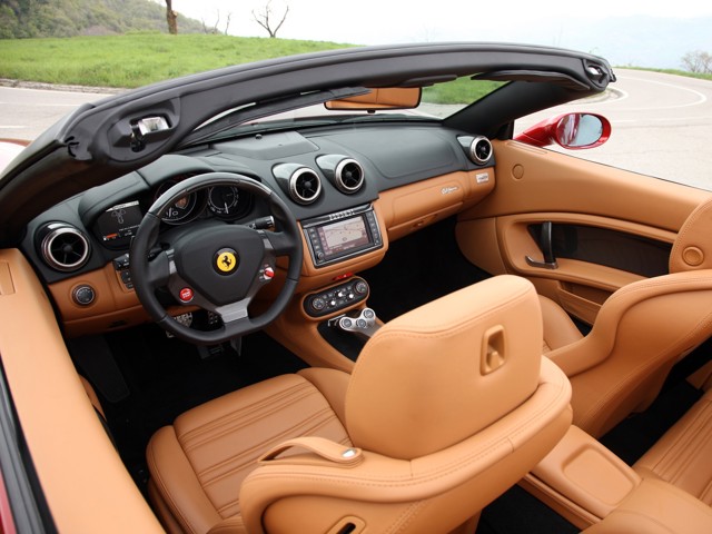 Ferrari F149 California photo 49
