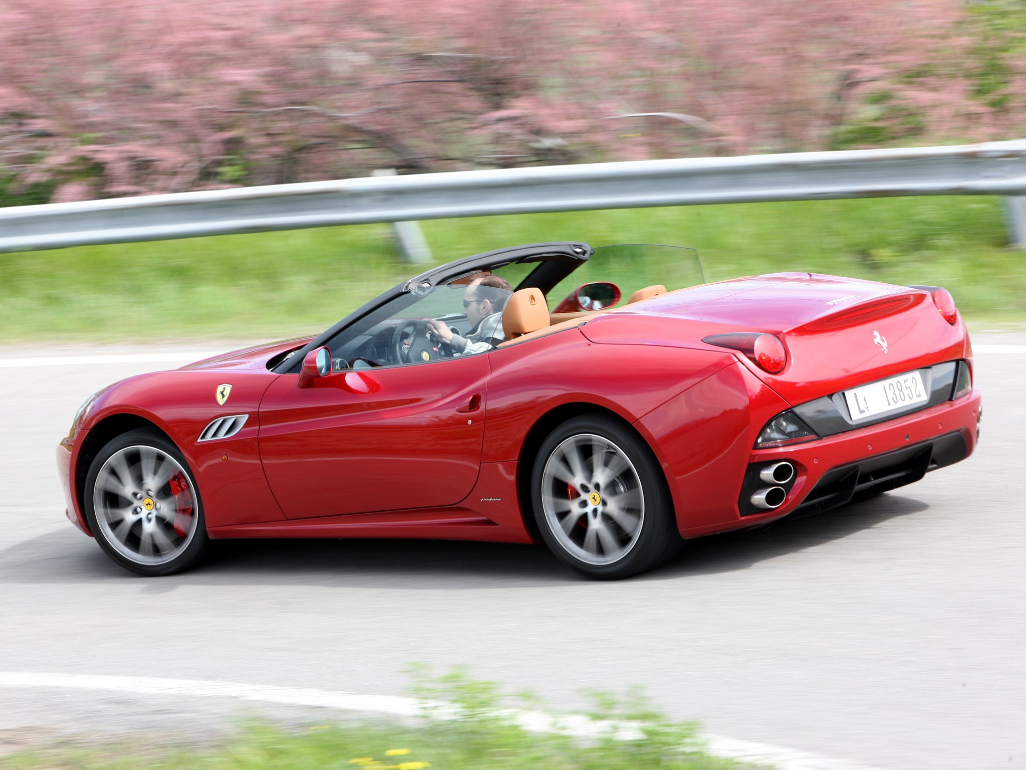 Ferrari F149 California photo 23