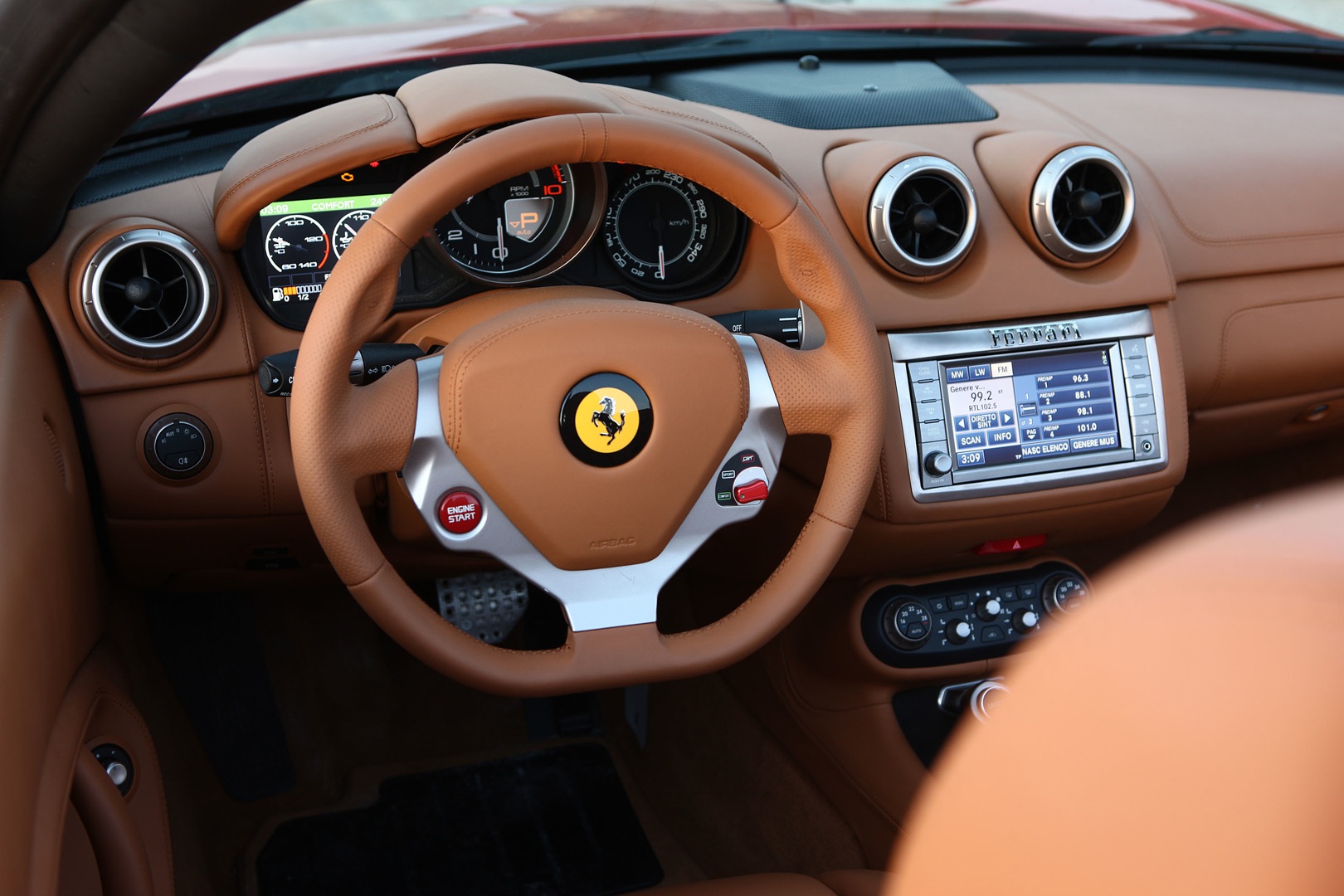 Ferrari F149 California photo 43