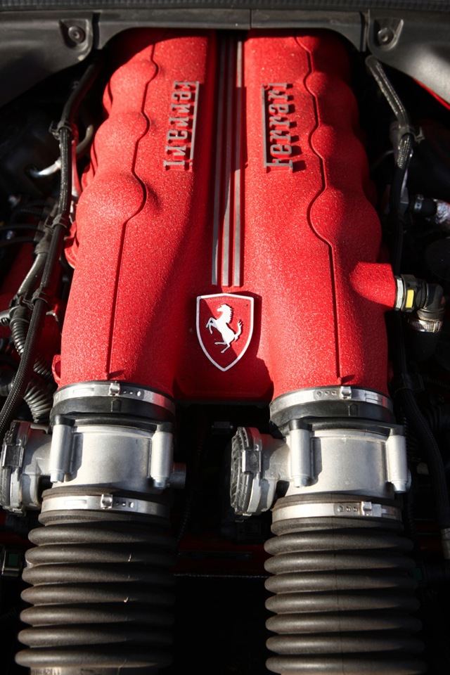 Ferrari F149 California photo 45