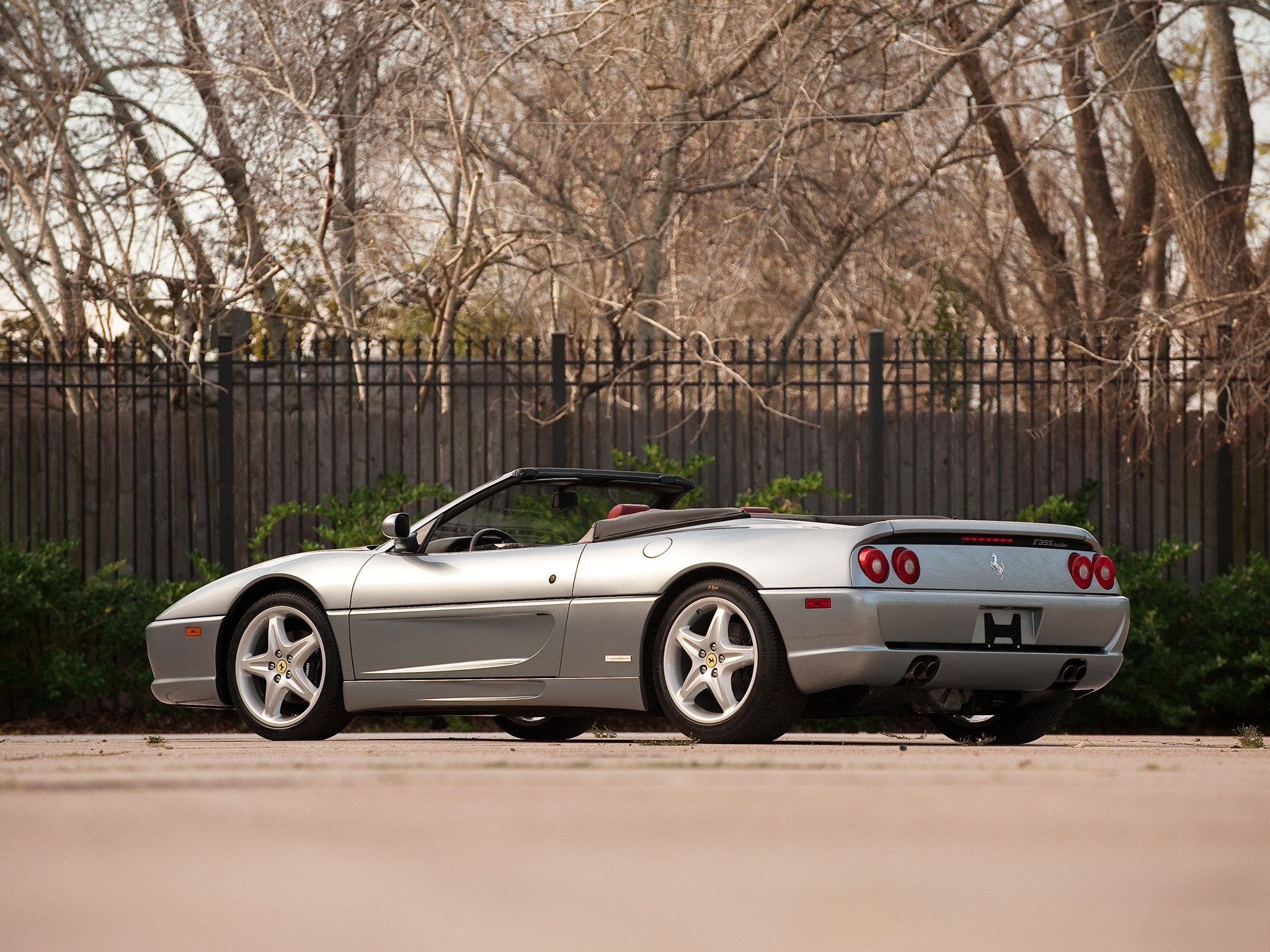 Ferrari F355 Spider photo 23