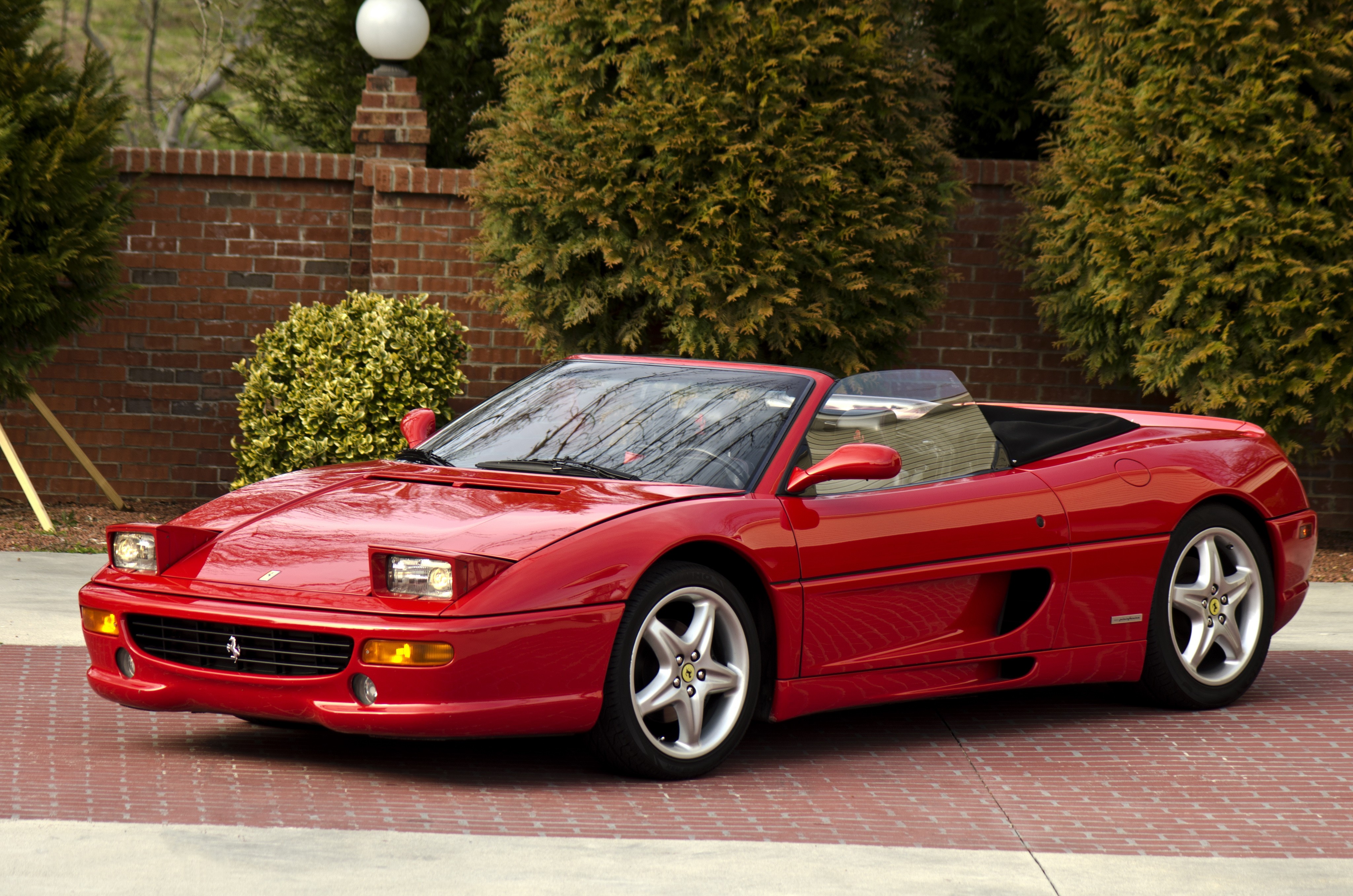 Ferrari F355 Spider photo 35