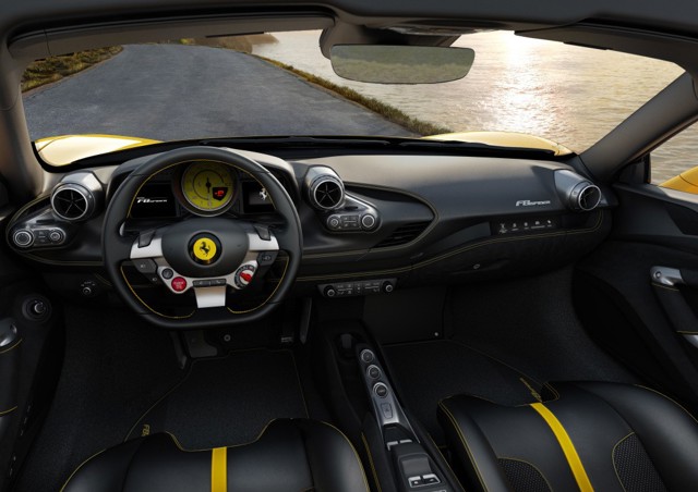 Ferrari F8 foto 8
