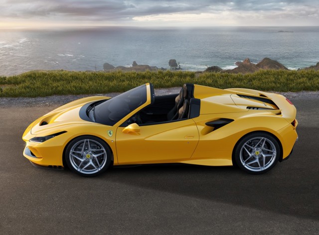 Ferrari F8 foto 3