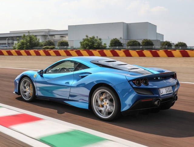 Ferrari F8 Foto 6