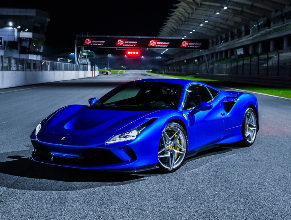 Ferrari F8 photo 7