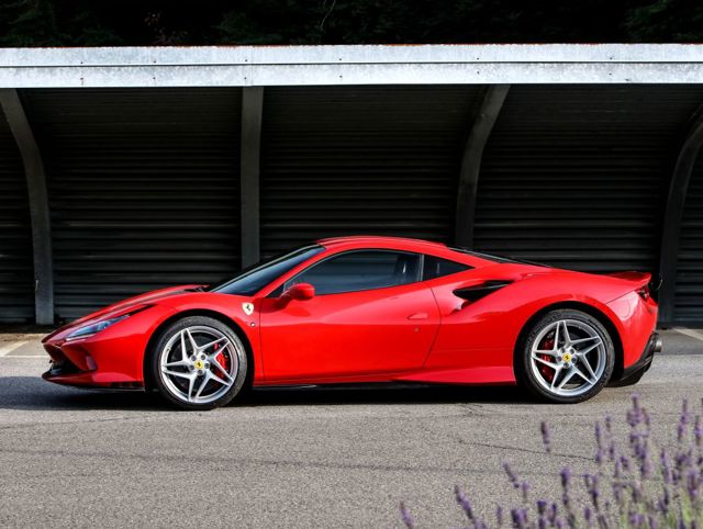 Ferrari F8 Foto 11