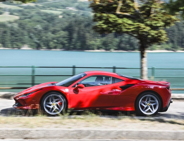Ferrari F8 Foto 15