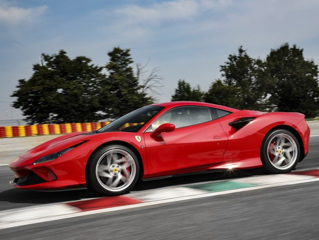 Ferrari F8 Foto 16