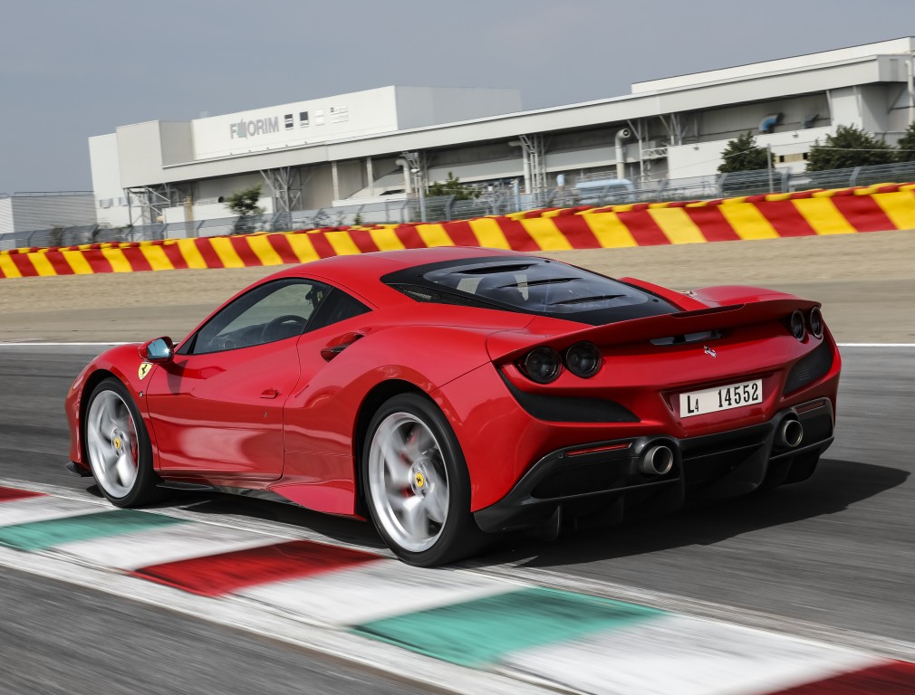 Ferrari F8 photo 19