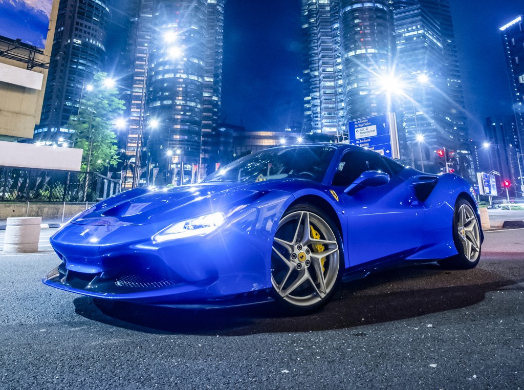 Ferrari F8 photo 21