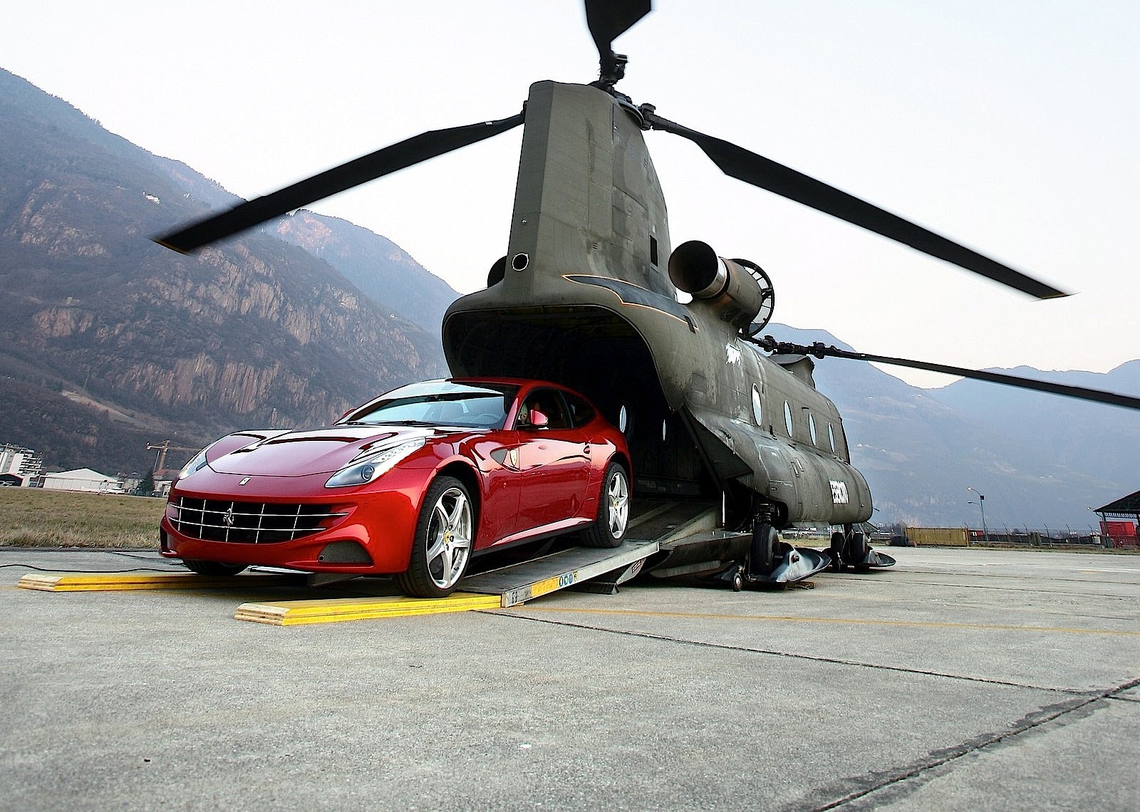 Ferrari Ff photo 39