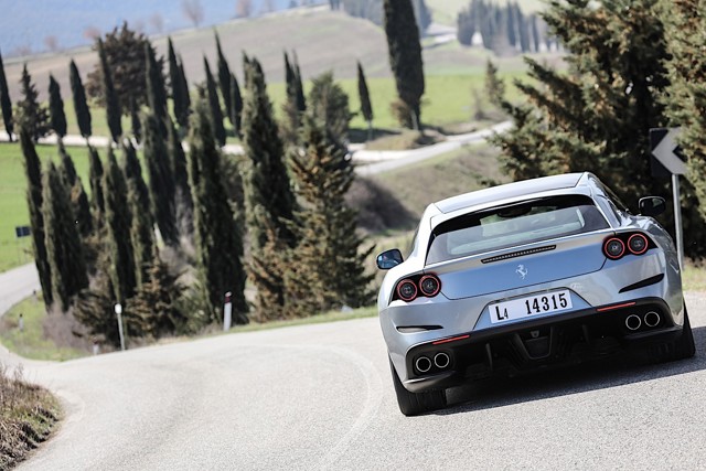 Ferrari Gtc4lusso T foto 3