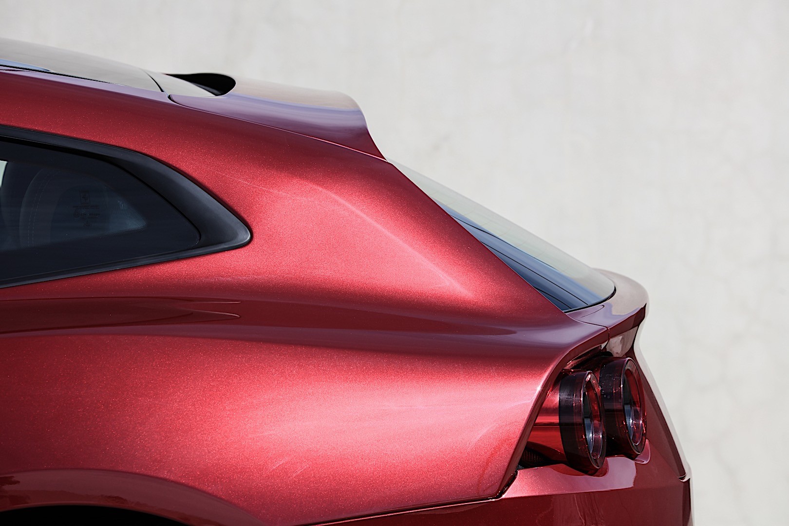 Ferrari Gtc4lusso T photo 22