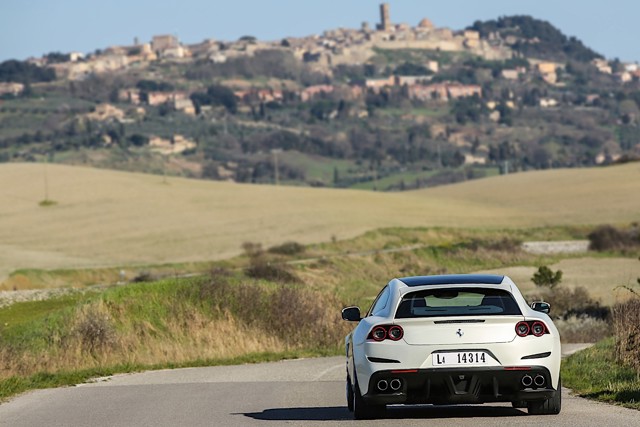 Ferrari Gtc4lusso T foto 26