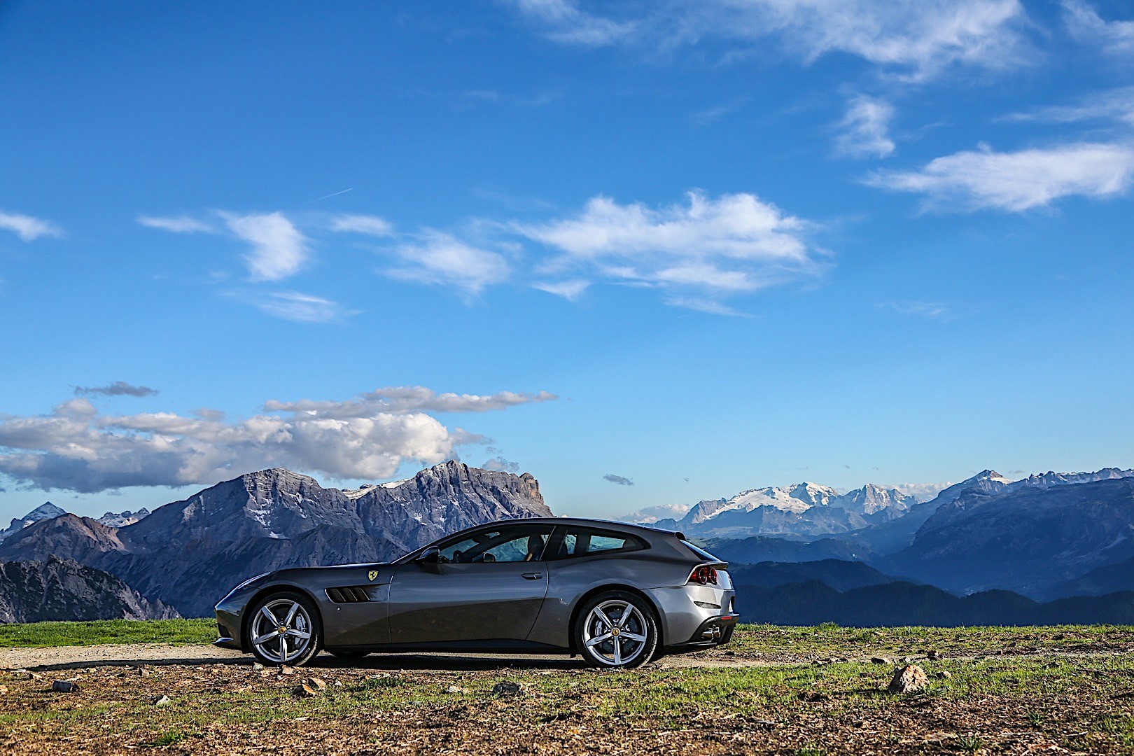Ferrari Gtc4lusso photo 24