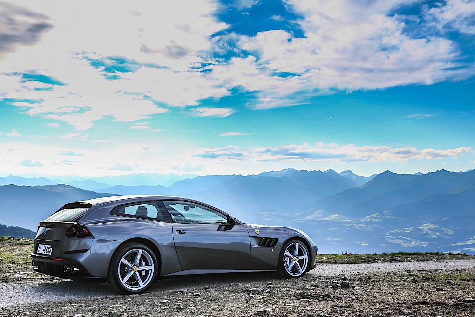 Ferrari Gtc4lusso photo 25