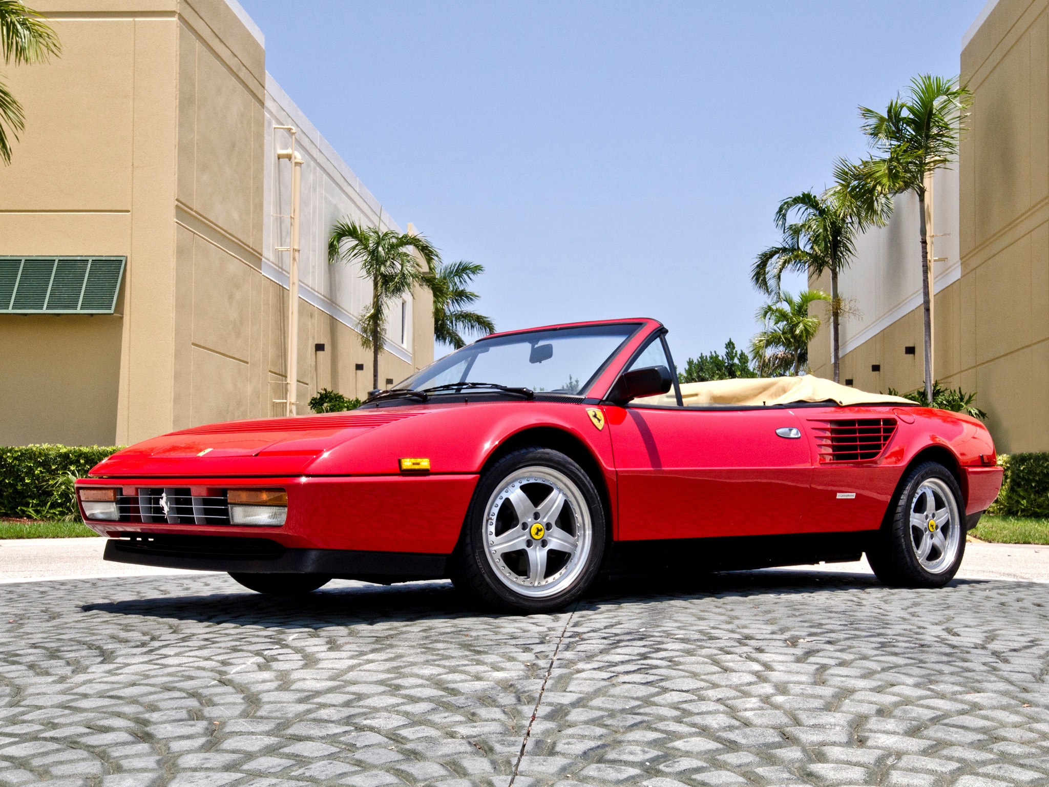 Ferrari Mondial Cabriolet photo 6
