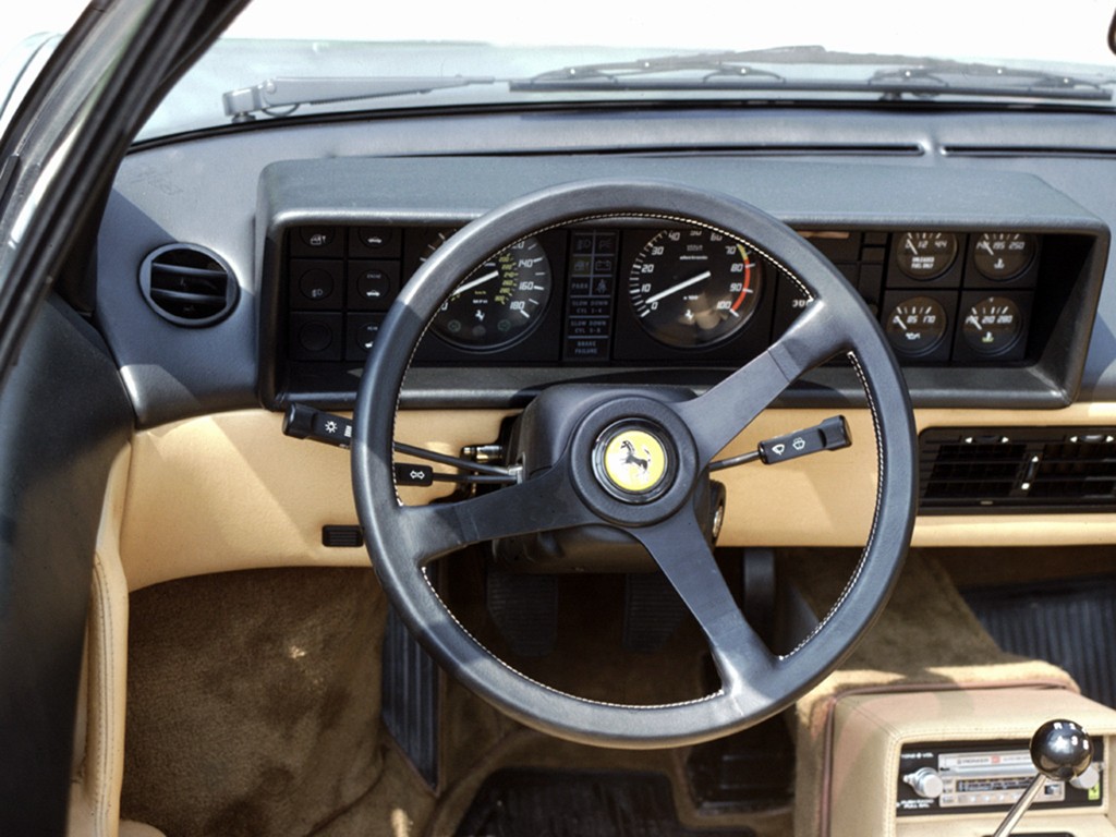 Ferrari Mondial Cabriolet photo 12