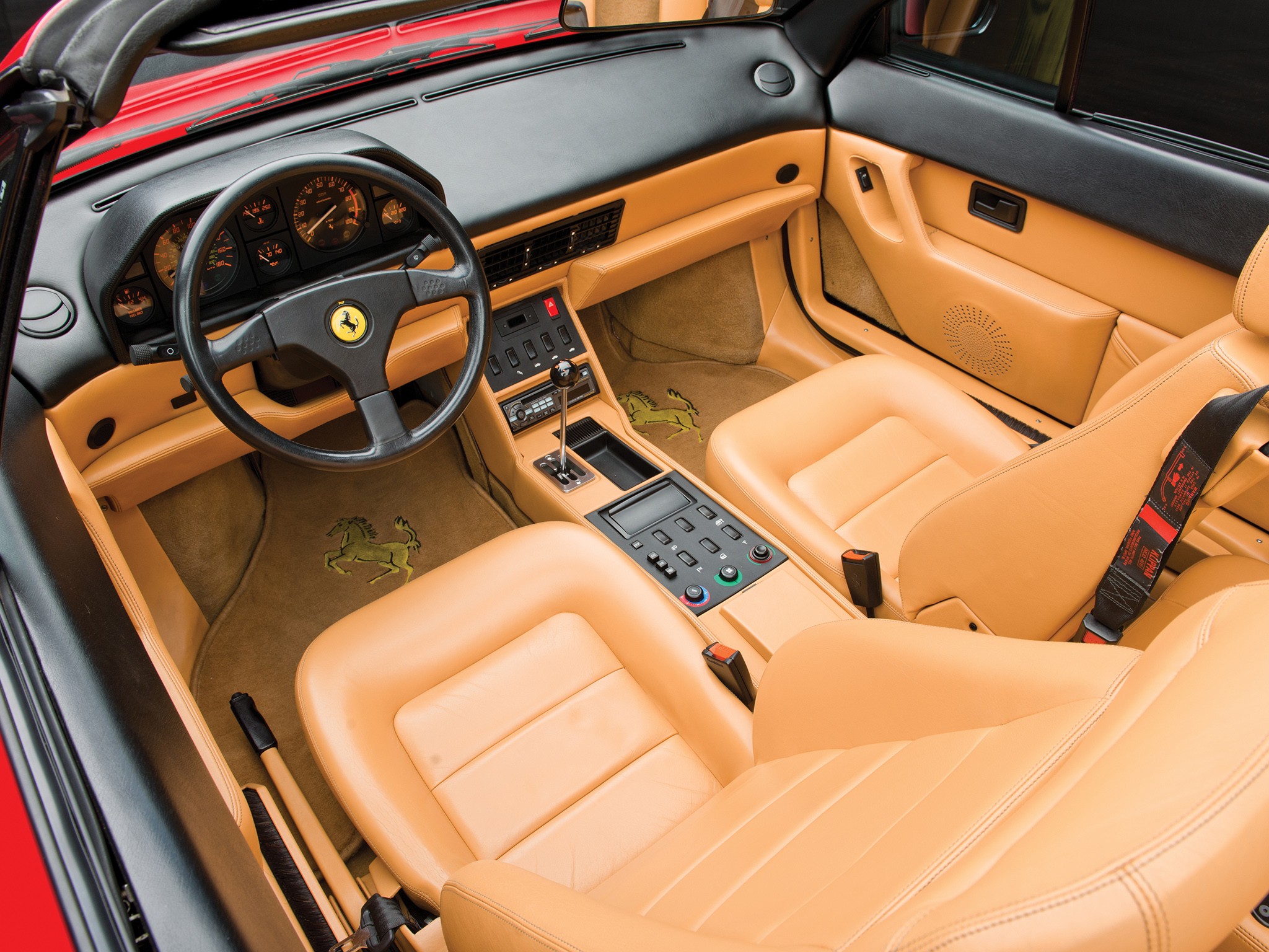 Ferrari Mondial Cabriolet photo 13